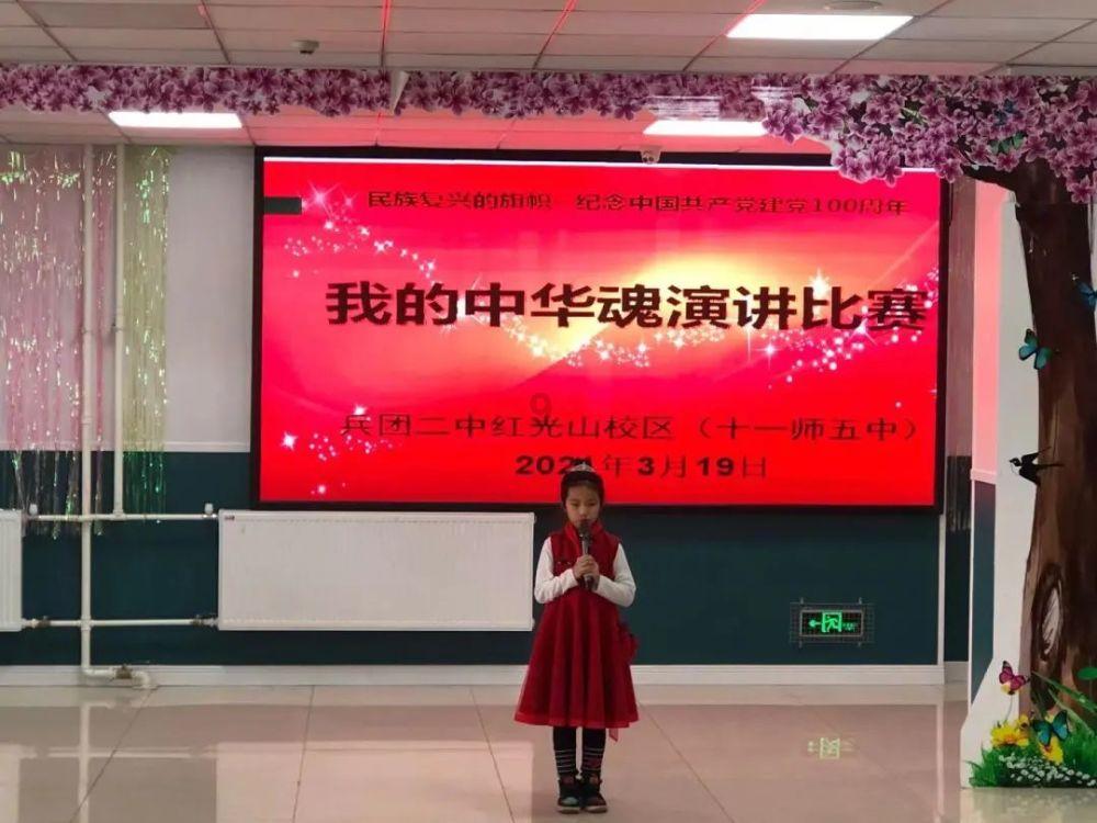 翠竹楼主原创诗第1440首：七律—岁末街上有感